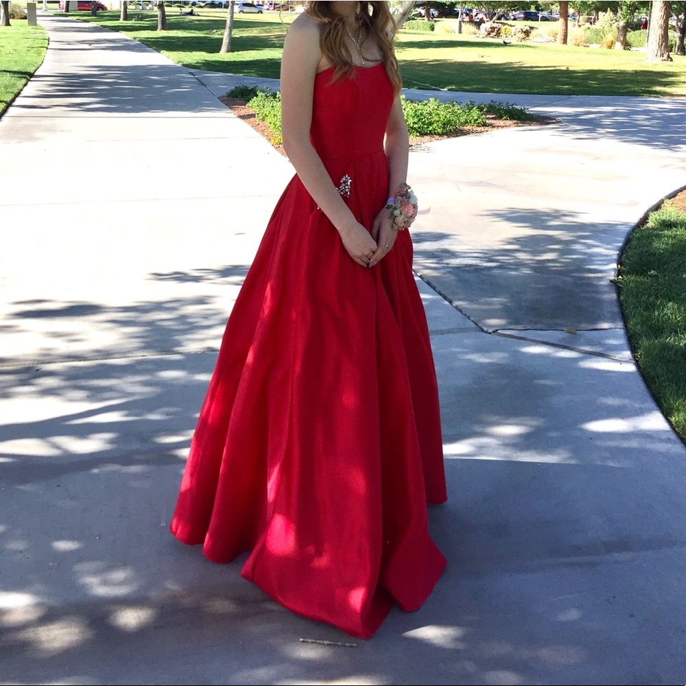 Red prom dress